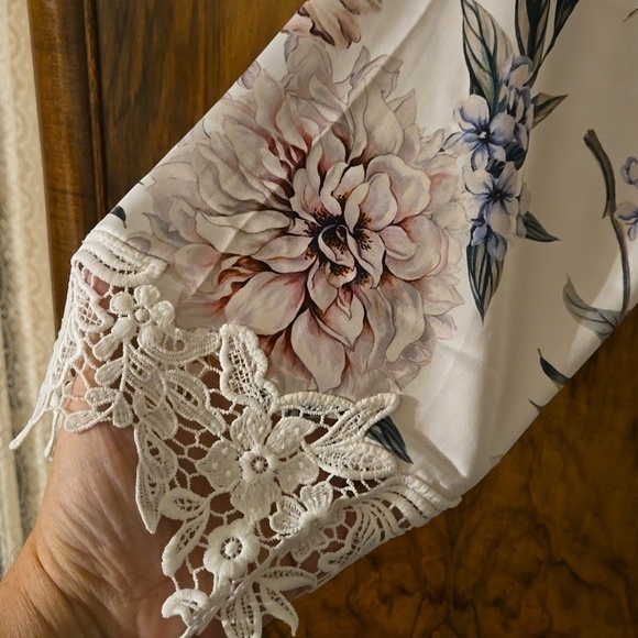 Le Rose Floral Patterned Short Robe Size XS/S - Picture 3 of 7